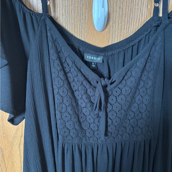 Torrid Black Eyelet Tie-Front Cold Shoulder Sleeve Dress Midi - Picture 4 of 8